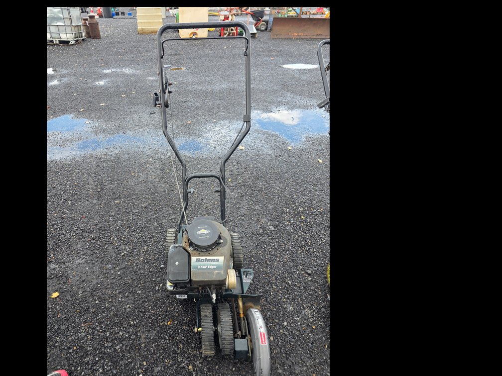 Gas edger bolens