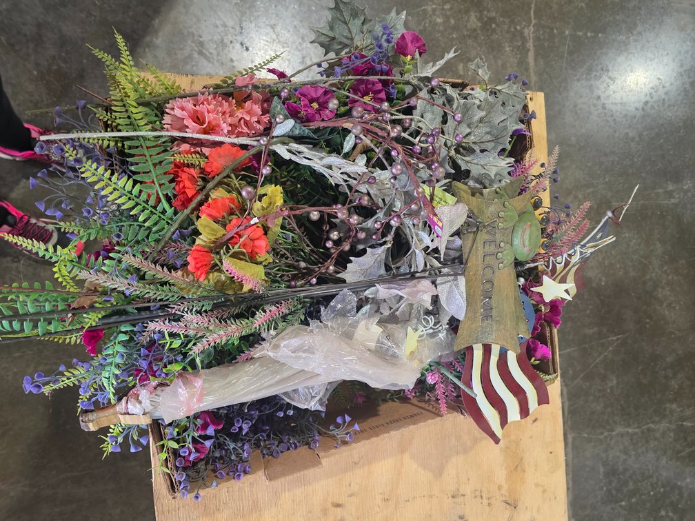 Artificial flower tote