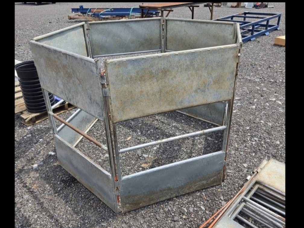 galvanized hexagonal livestock feeder, OSR1