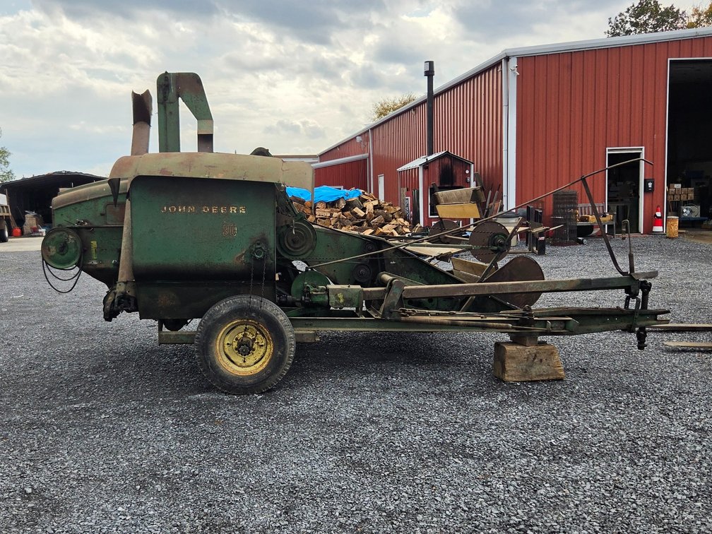 John Deer #30 pull type Combine