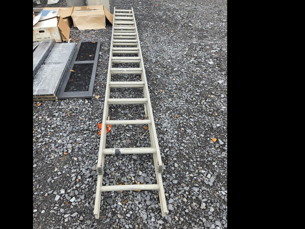 Aluminum ladder