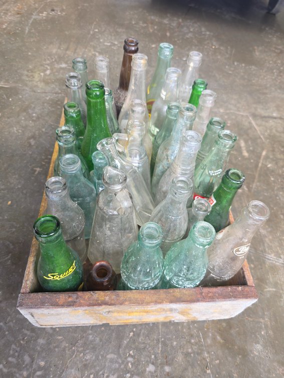 Flat full of old bottles R3BU