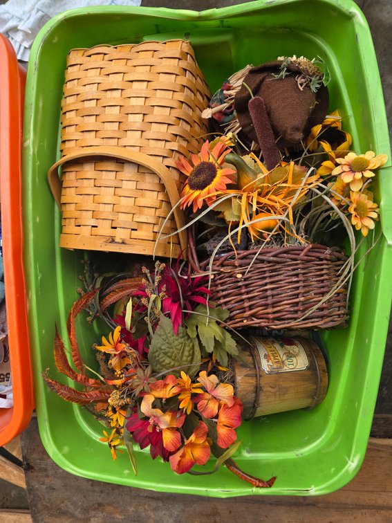 Basket flowers lot R3CU