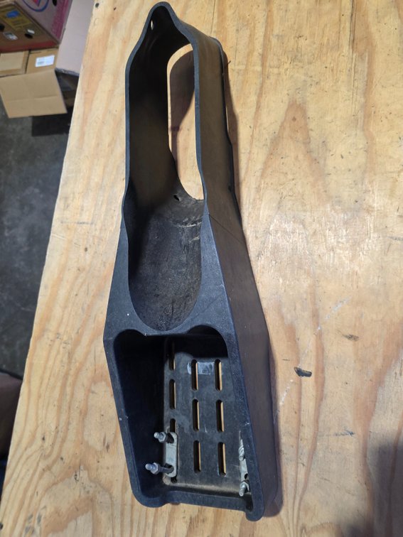 Boot bracket R3C