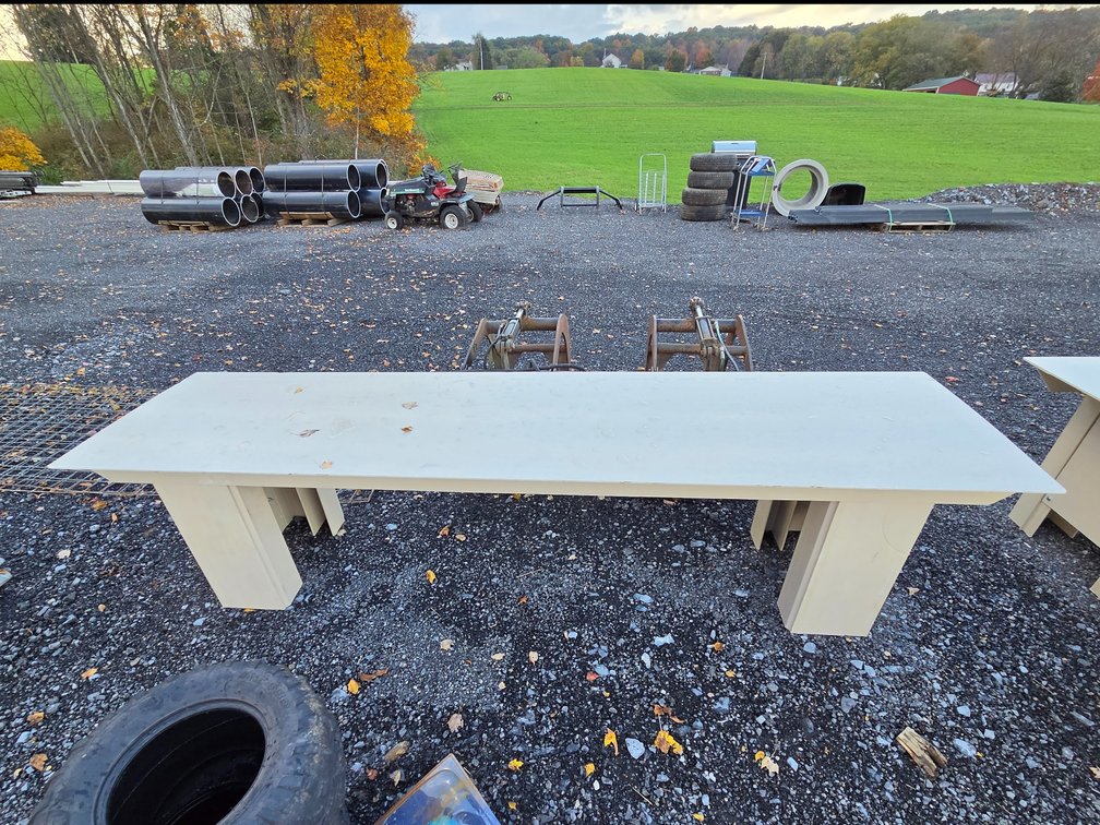 10'x31" fiberglass table