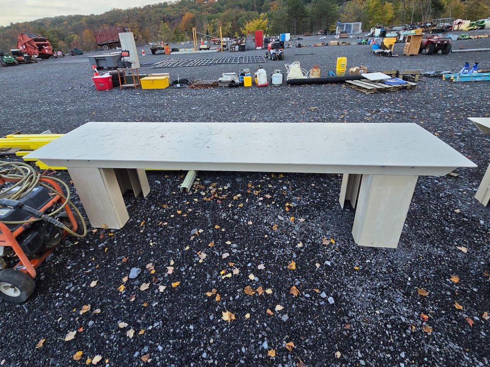 10'x31" fiberglass table