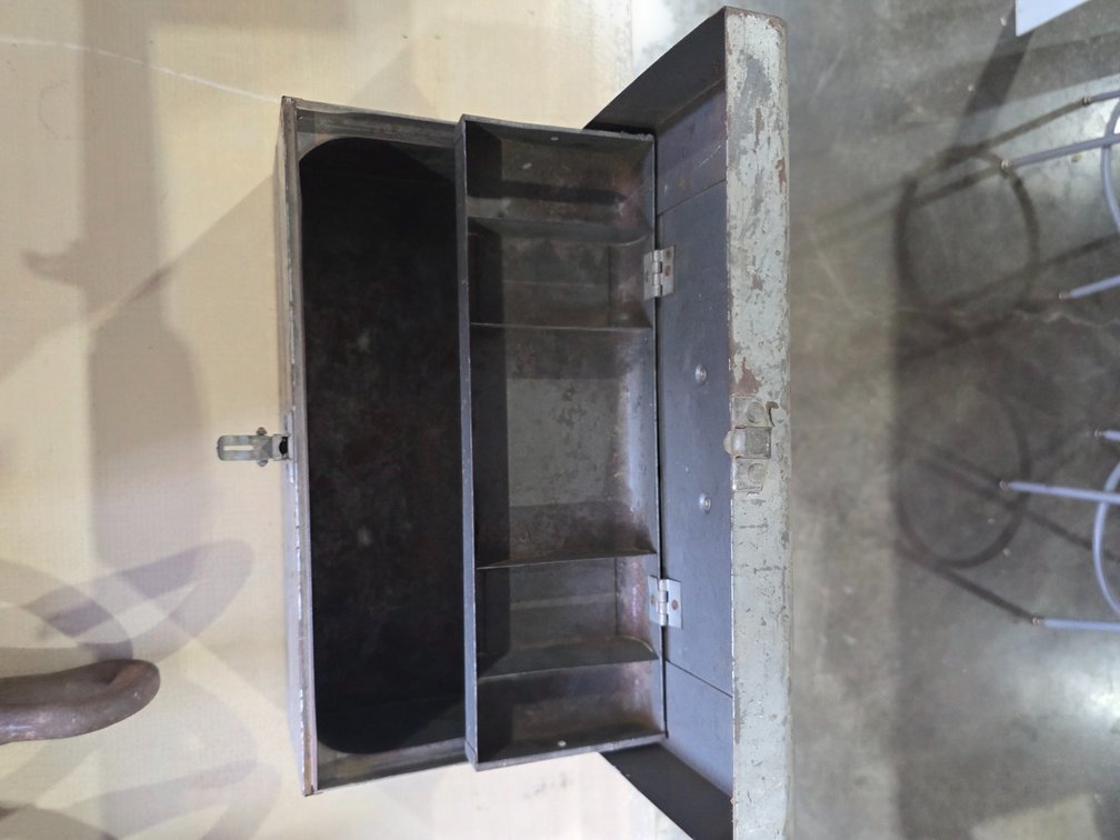 Metal toolbox R3C