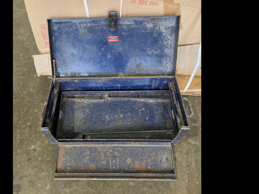 Vintage tool box R4C