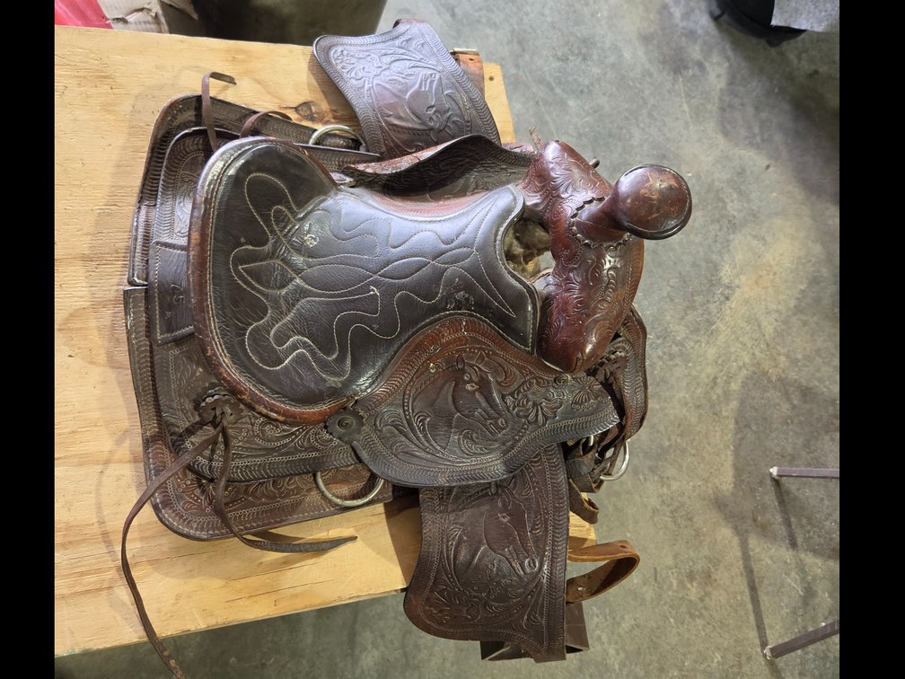 Sm leather western horse saddle R4C