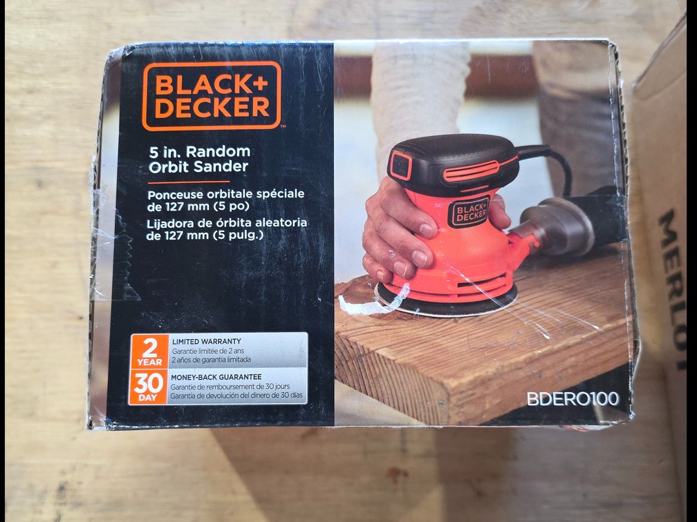 Black and decker sander R1C