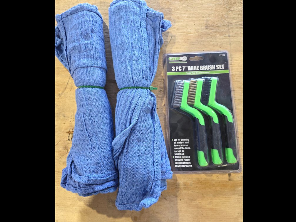 Shop rags with wire brush R1C
