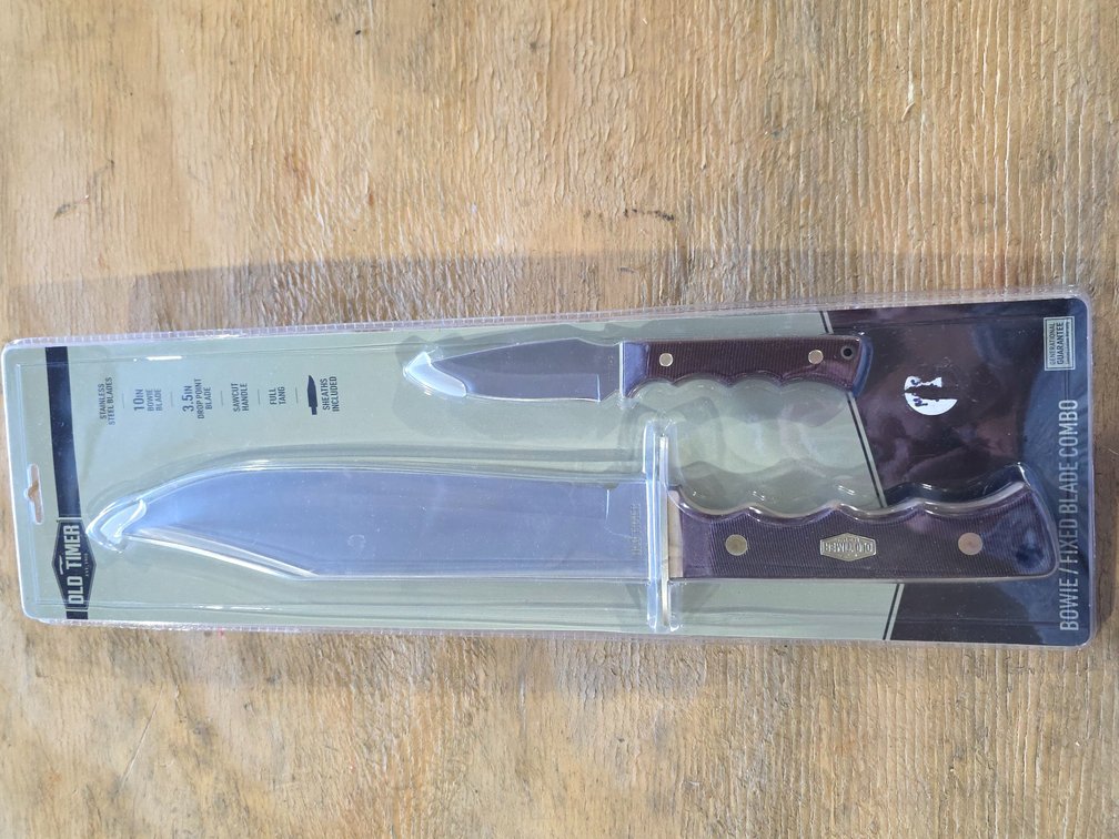 Knives R1C