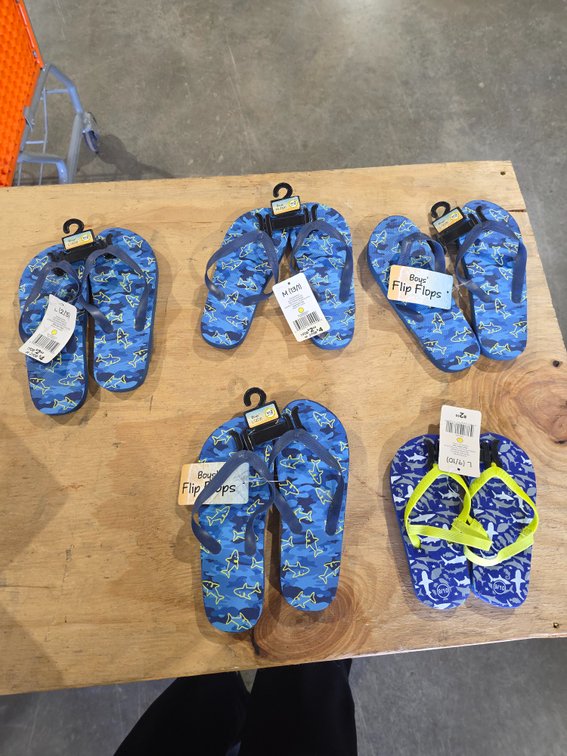 Boys flip flops R1C