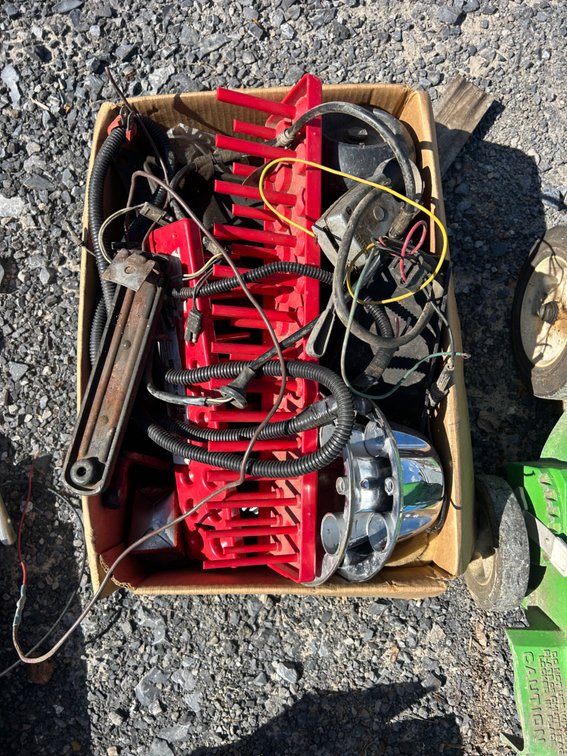 Assorted automotive/hardware parts OSR4