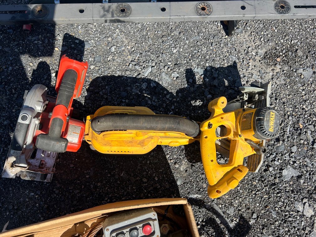 Circular saw and cordless vacuum OSR4