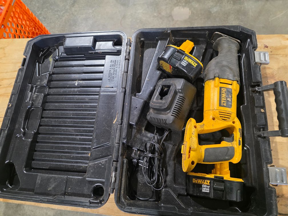 Dewalt cordless reciprocating saw kit R2CU