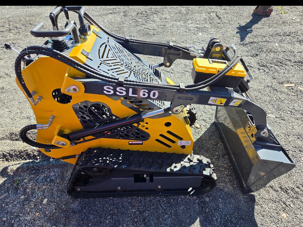 Mini skid loader