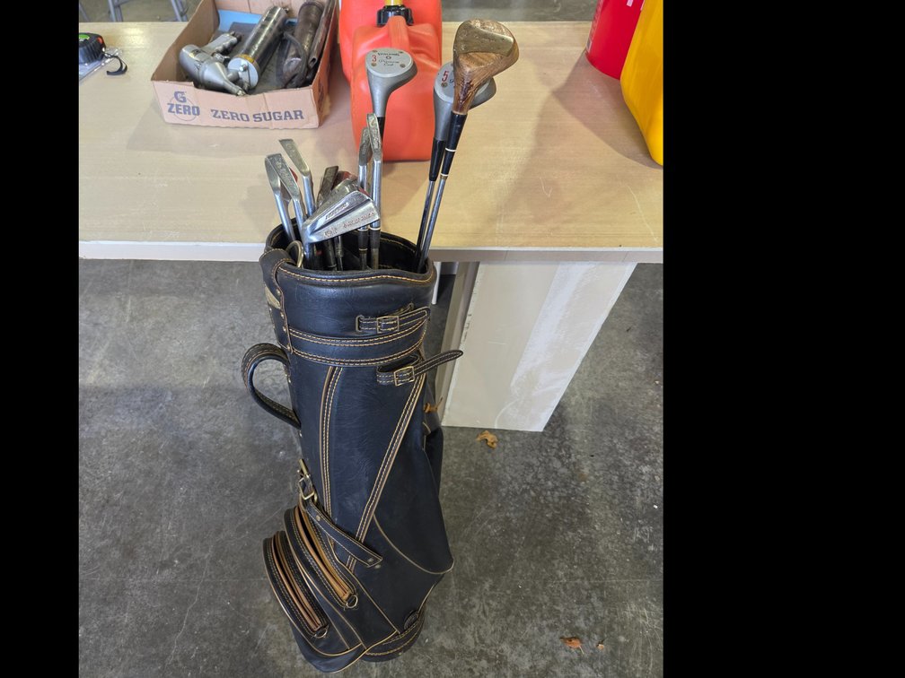 Left-handed  Golf clubs R2C