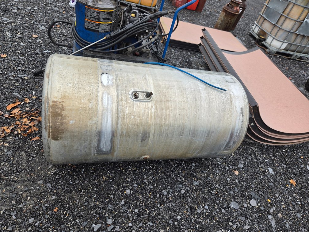 Aluminum truck fuel tank
