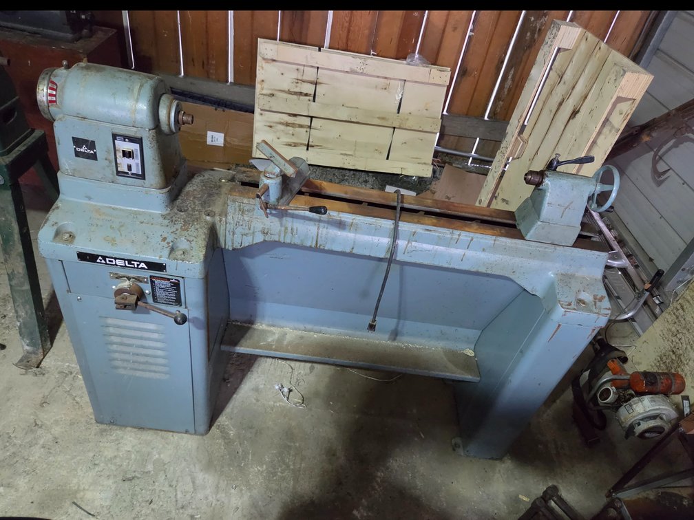 Delta heavy-duty cast-iron wood lathe CP