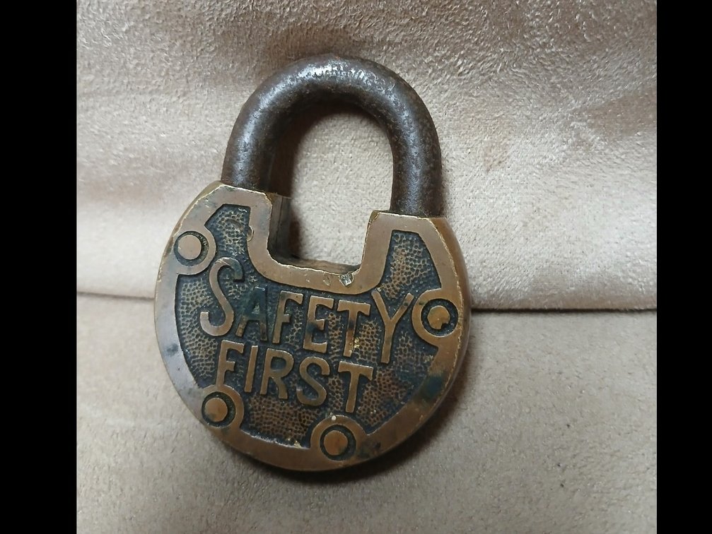 railroad lock. CR