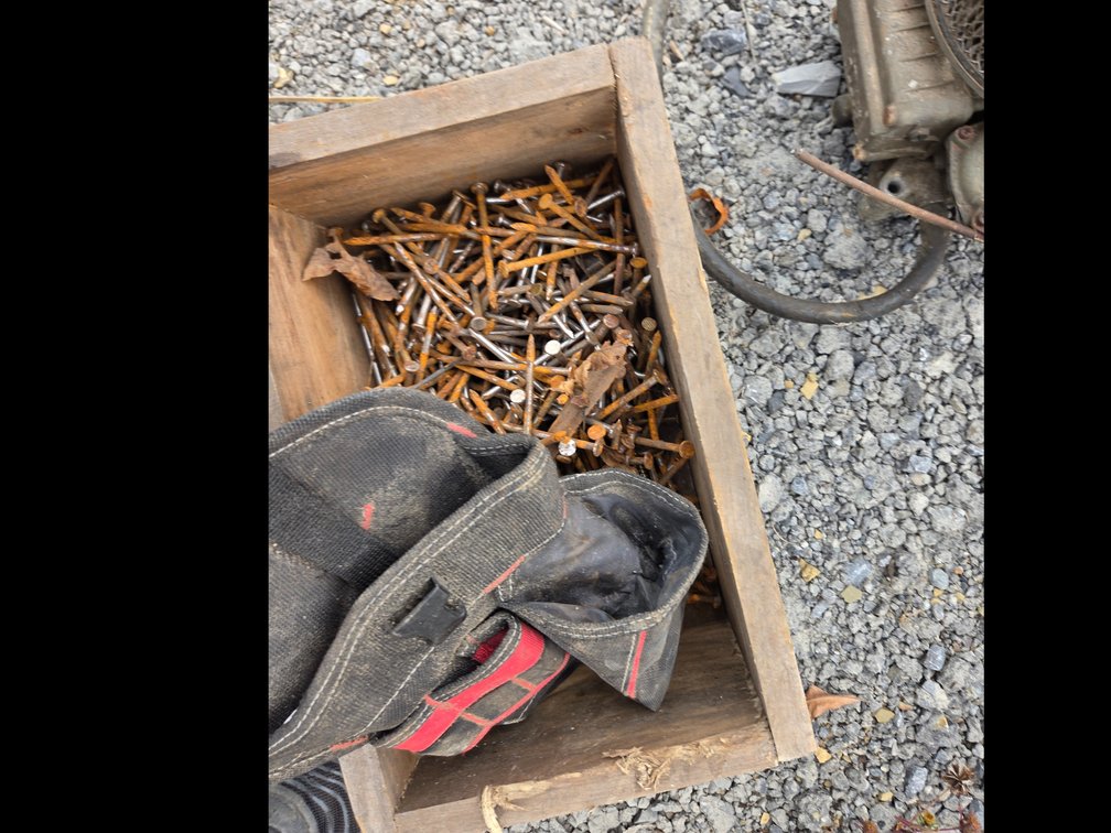 Box with nails OSR6