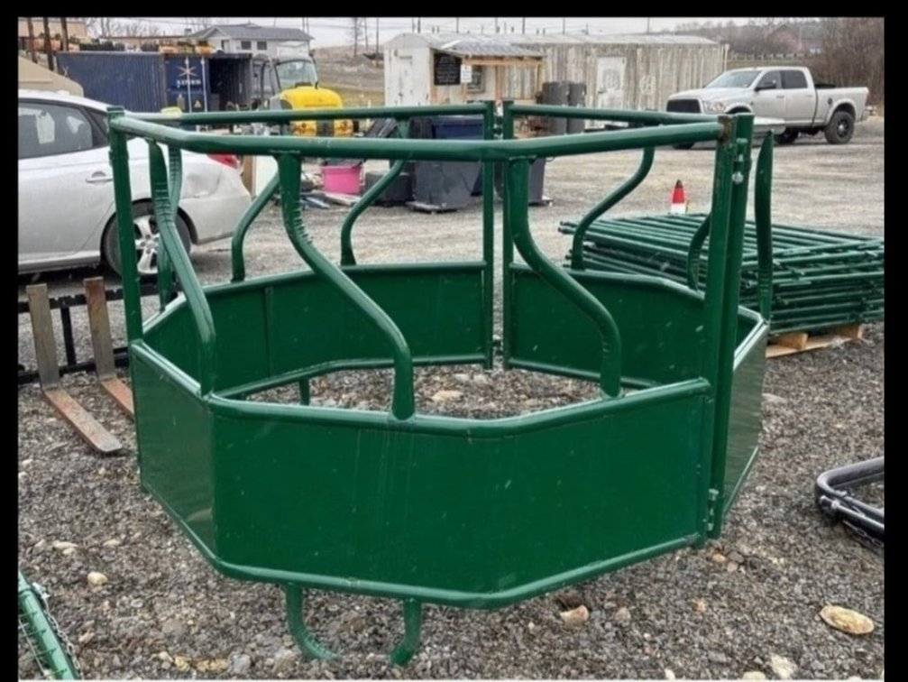 New cow style feeder