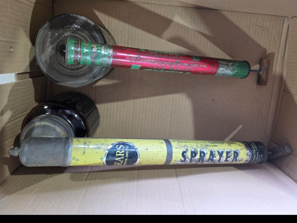 Hand pump sprayers