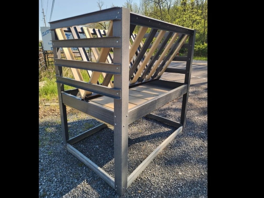 Horse Feeder
