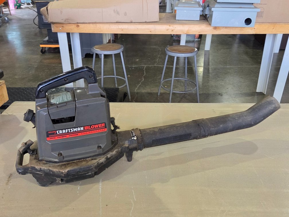 Gas blower