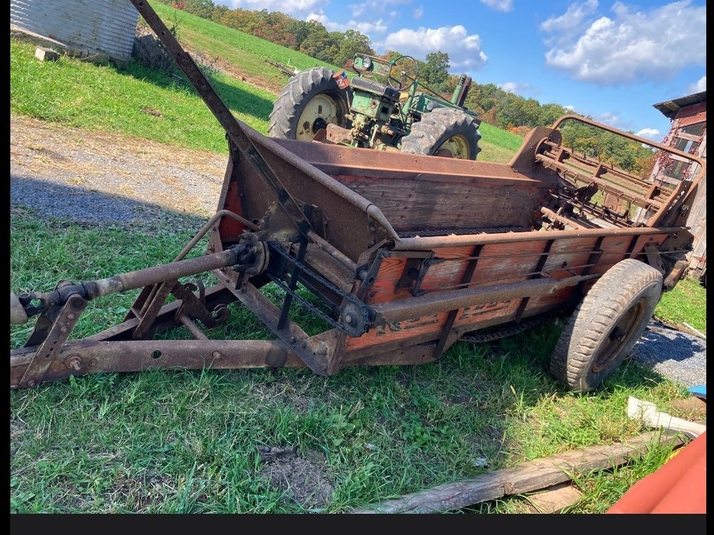 New Idea manure spreader