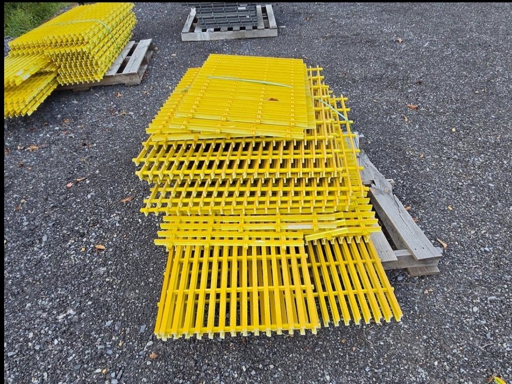 Yellow fiberglass grating