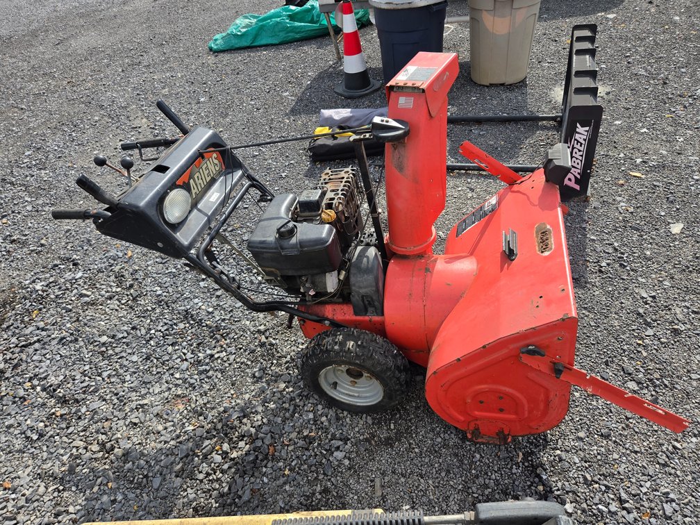 ARIENS 28" Snowblower