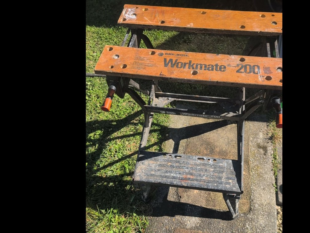 Workmate 200 workbench with vise