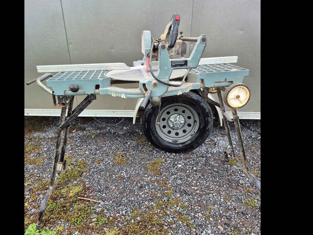 Siding saw with stand
