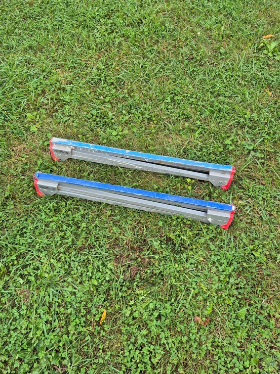Folding saw horses