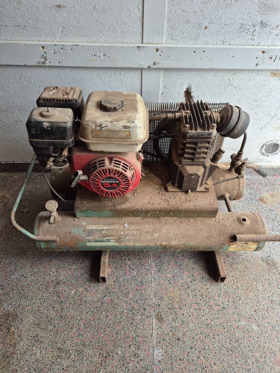 Air compressor with Honda engine