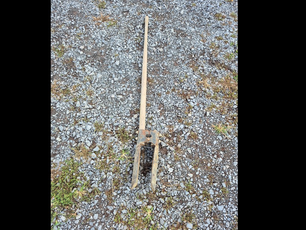 Dirt clamp