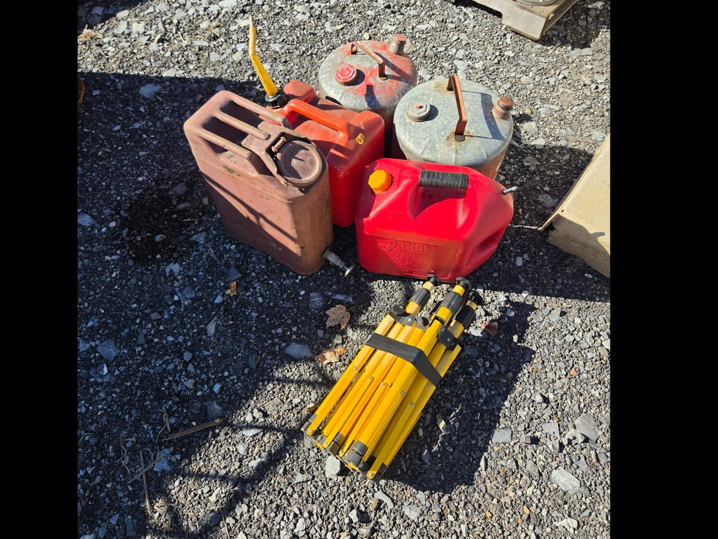 Gas cans/ try ponds