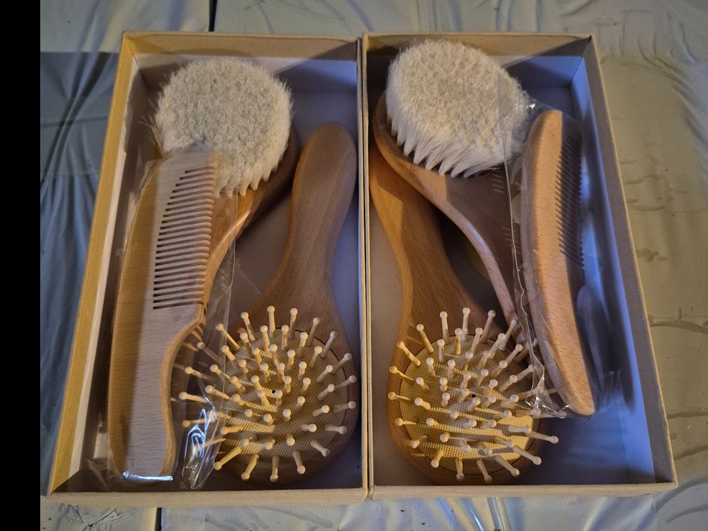 Wooden pet brush sets