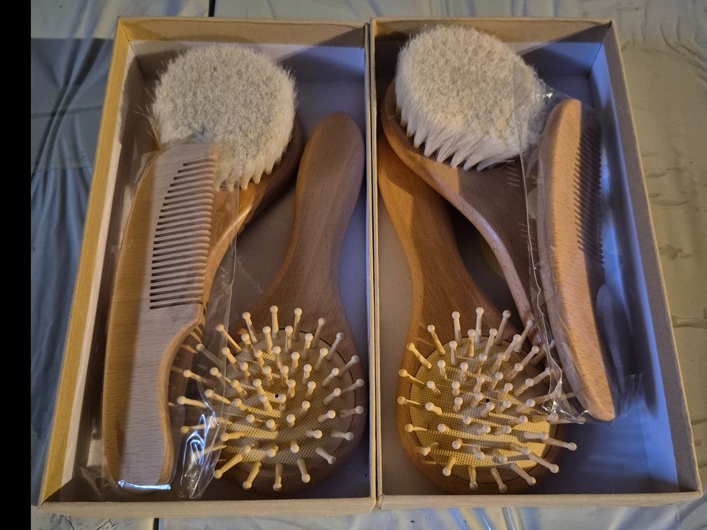 Wooden pet brush sets
