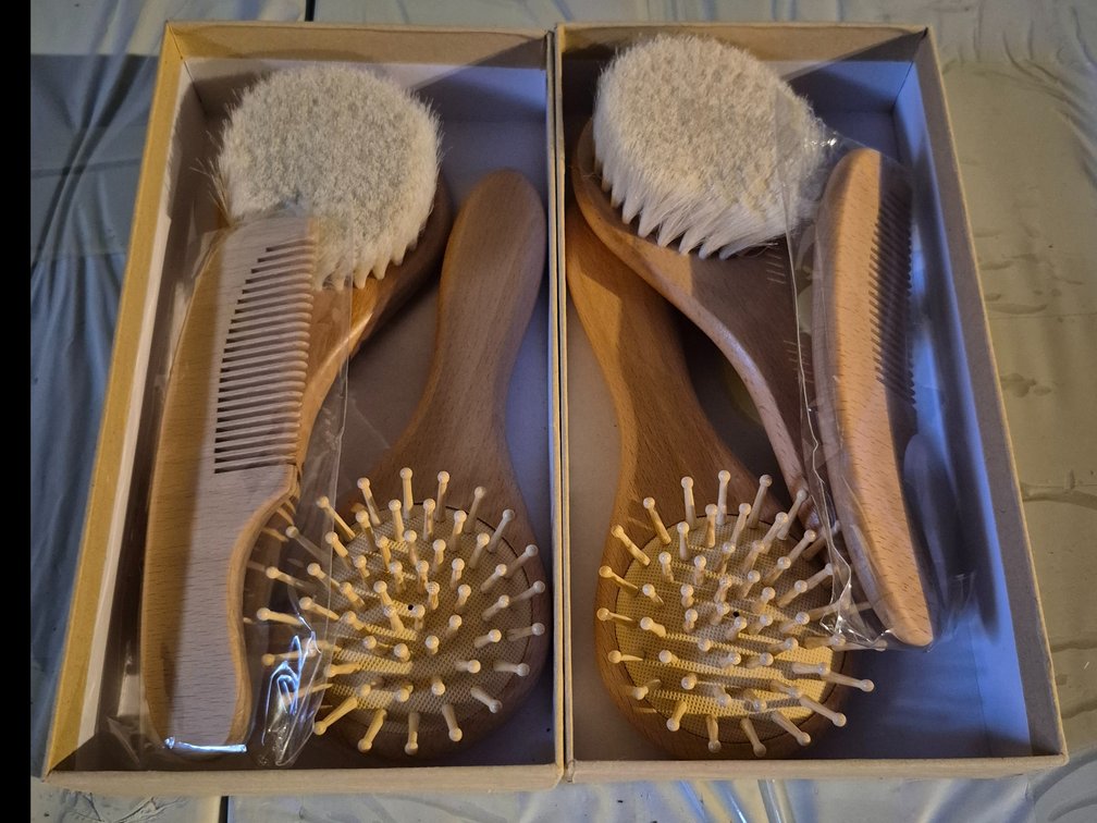 Wooden pet brush sets