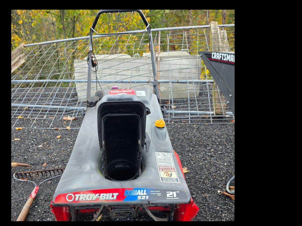 Snow blower troy-bilt