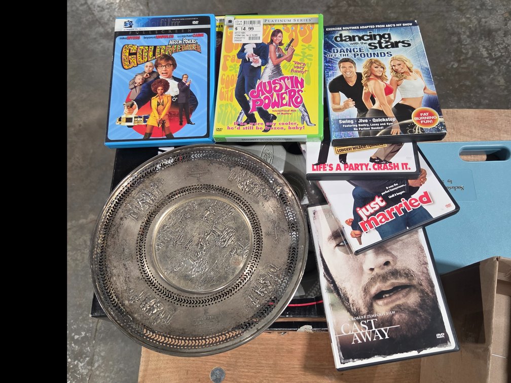 DVD / silver colored plate R4C