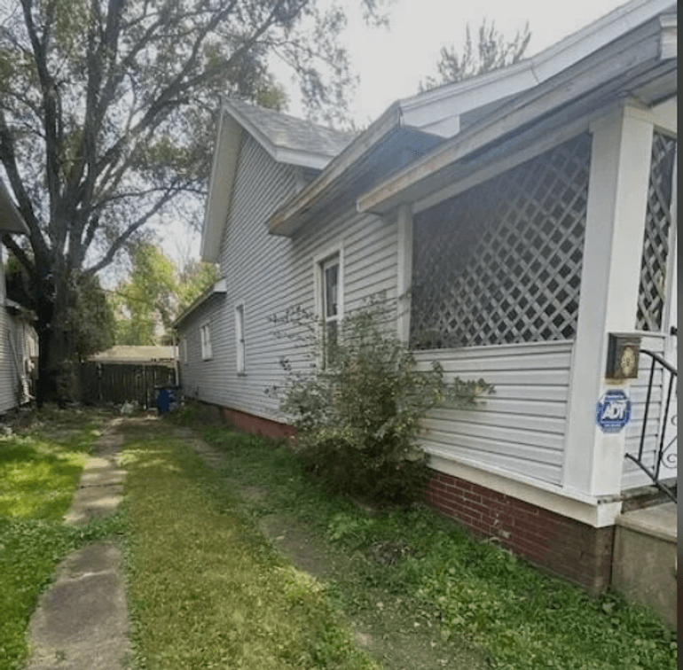 Image for 2-BR/1-BA Home Auction: 1,188 SF  – $25,000 Min Bid