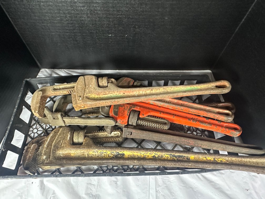 Pipe Wrenchers - 7 pieces
