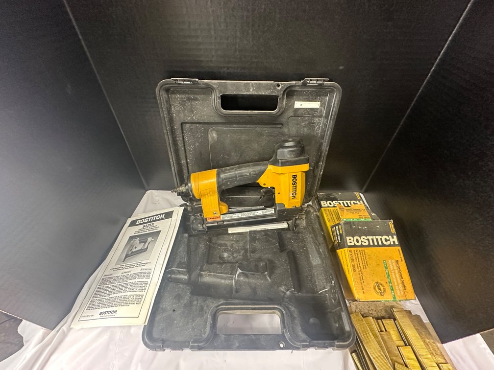 Stanley Bostitch Pneumatic Stapler S32SX