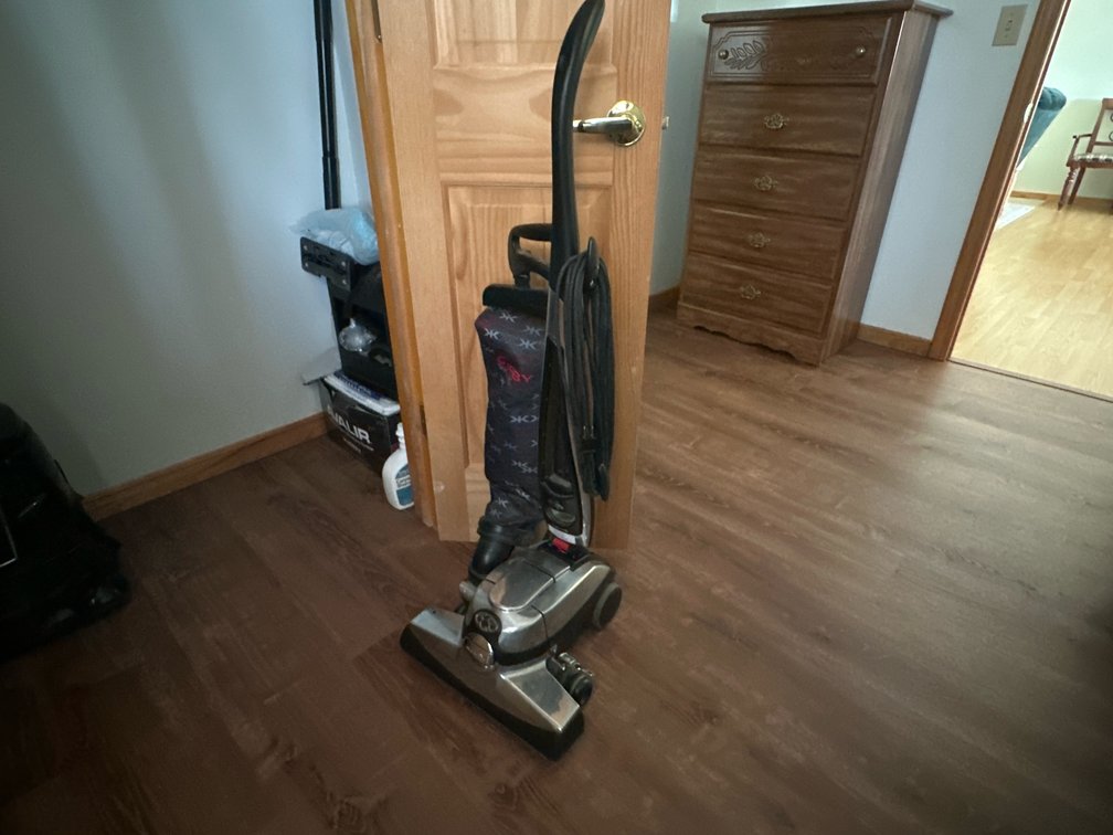 Kirby AVALIR Vacuum w/cleaner attachments