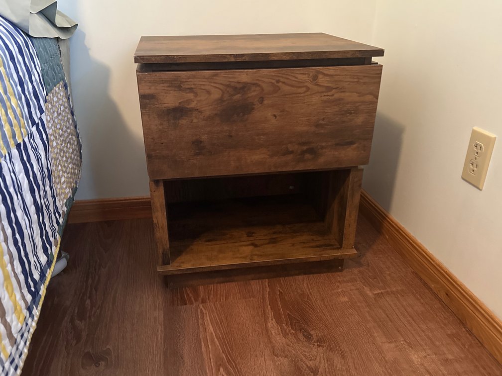 Nighstand - 1 drawer, 1 shelf.