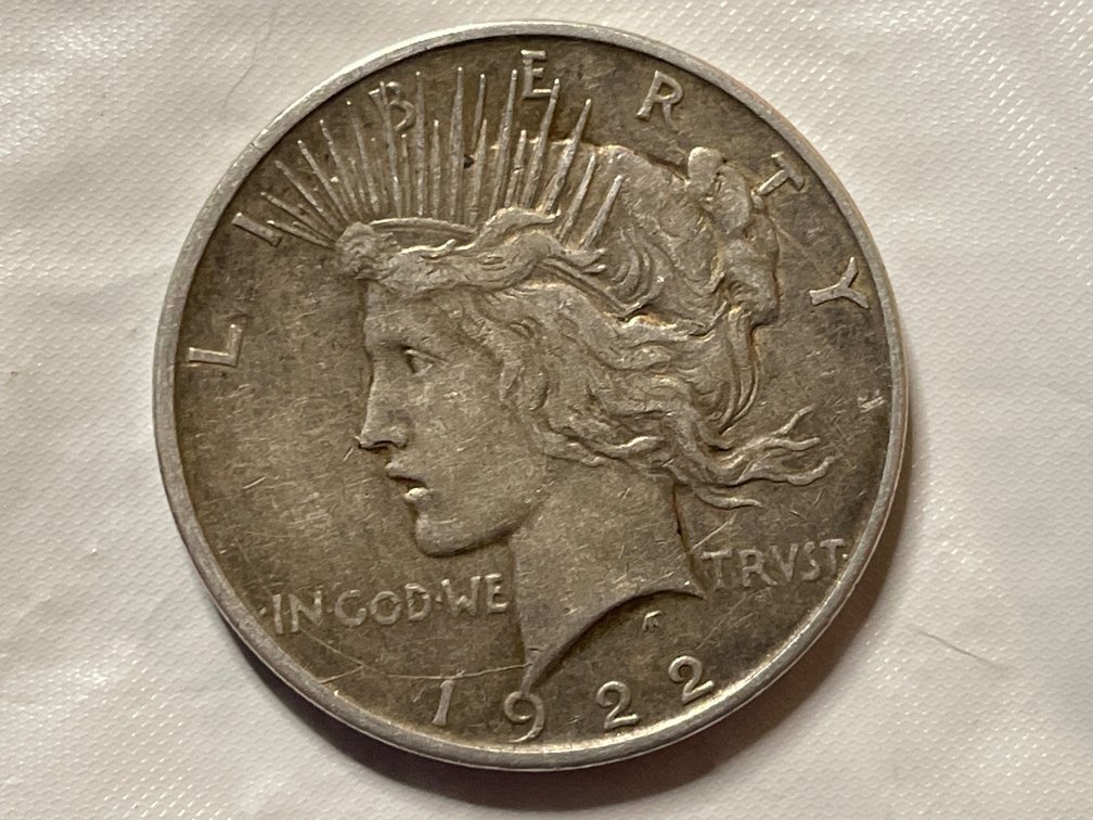1922 Peace Dollar 1 of 2